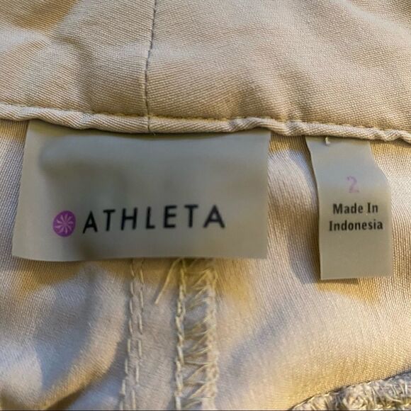 Athleta Dipper Bermuda hiking shorts - Picture 4 of 12